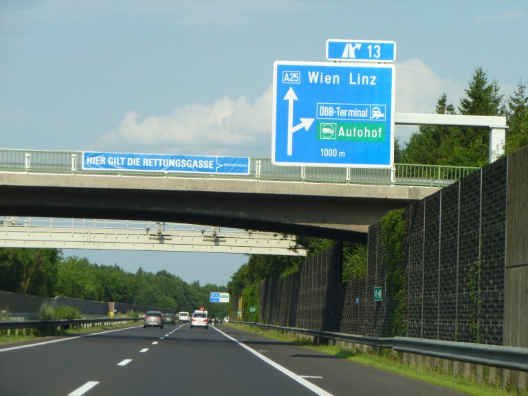 s137-0415 s137-0415