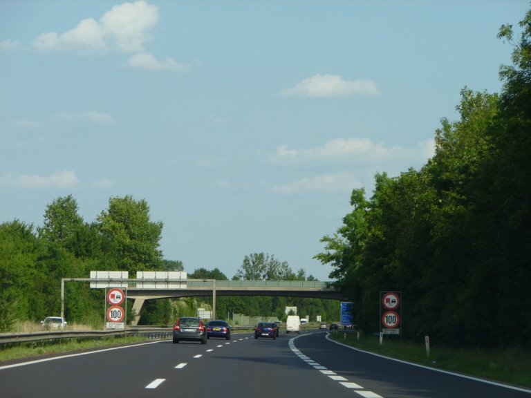 s137-0419 s137-0419