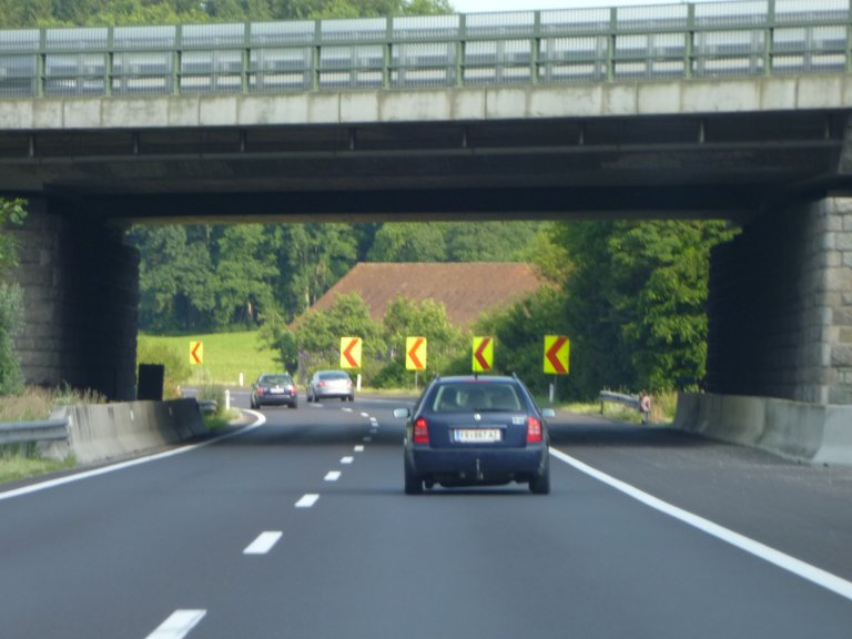 s137-0436 s137-0436
