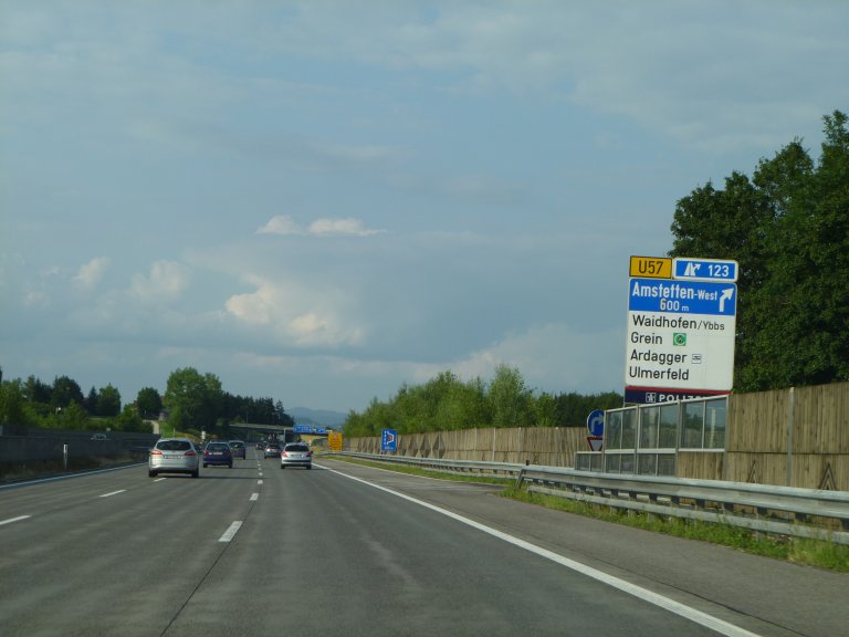 s137-0524 s137-0524