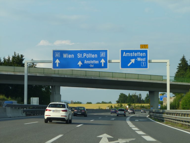 s137-0525 s137-0525