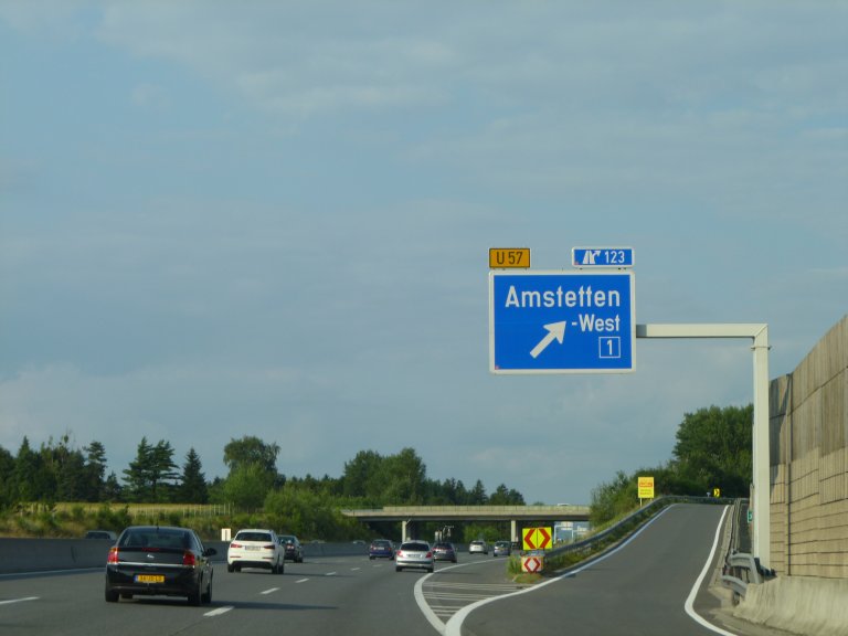 s137-0526 s137-0526