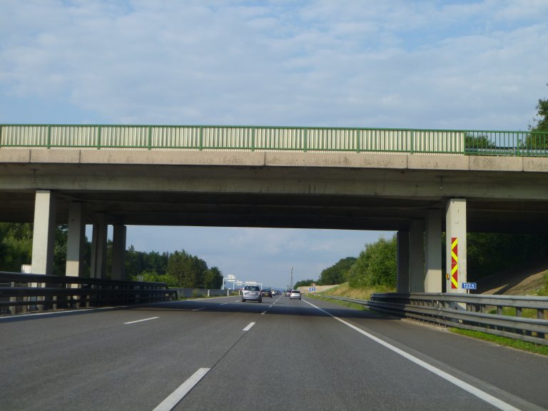 s137-0527 s137-0527
