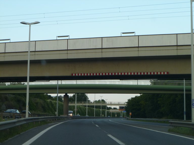 s137-0726 s137-0726