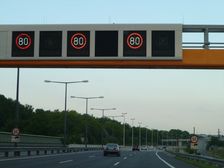 s137-0735 s137-0735